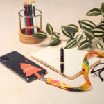 Subyard Mobile Xmas Safe personalizowana smycz RPET z uchwytem na telefon - obrazek 7