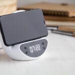 Rabolarm zegar z ładowarką indukcyjną - obrazek 7