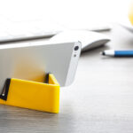 Plassi stojak na telefon